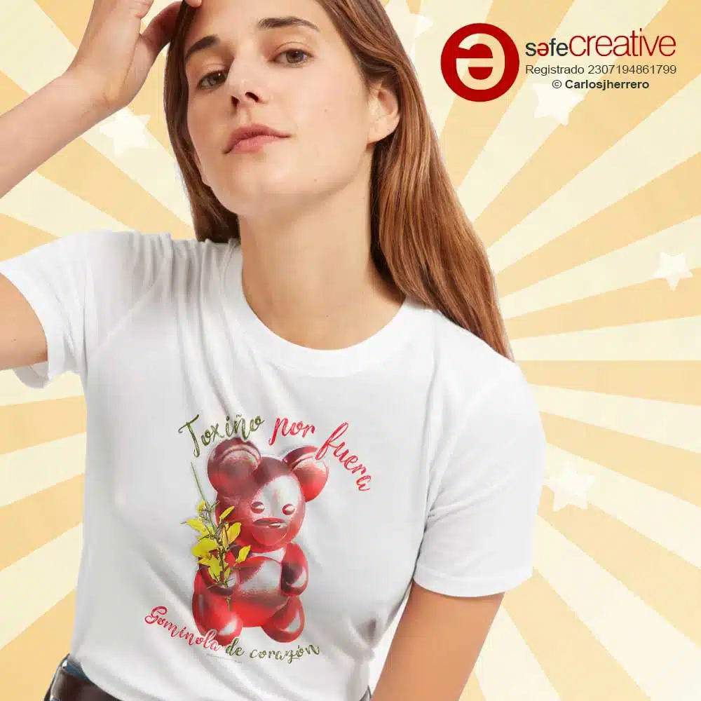 Chica con camiseta promocional osito Toxogominolo - Carlosjherrero.es